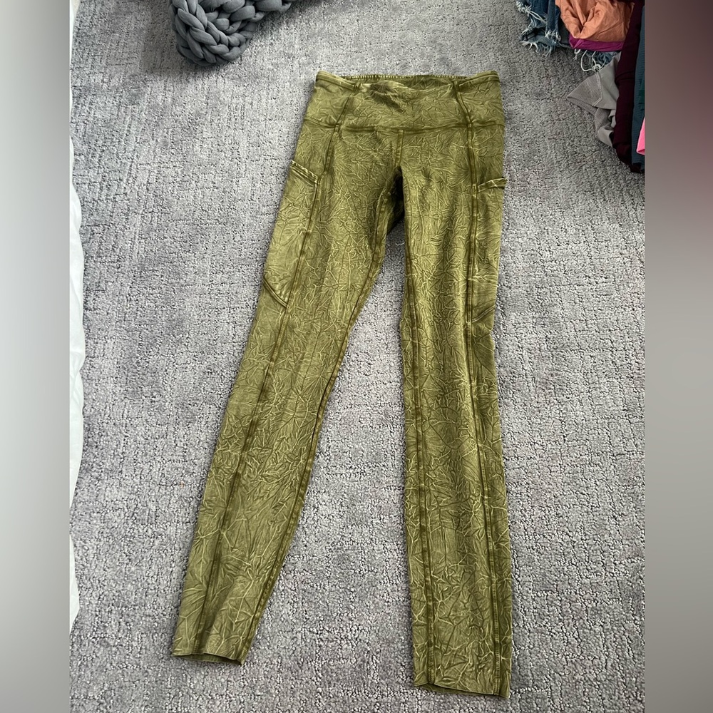 Lululemon leggings size 4